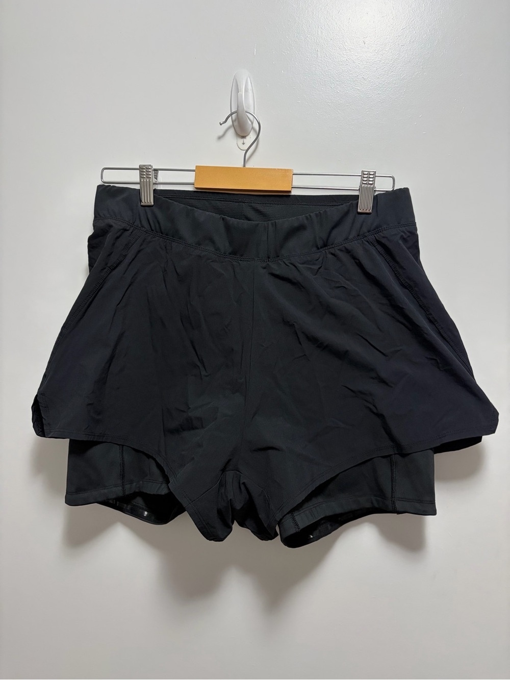 REI Co-op Women’s Black Shorts with Cycling Padding Size Large